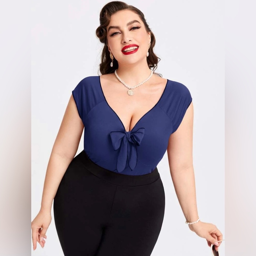 SHEIN Plus Top-Stitching Knot Front Tee Navy Blue Size 3XL